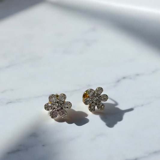14K Yellow Gold Diamond Flower Stud Earrings 0.52Ct / 1.5gr