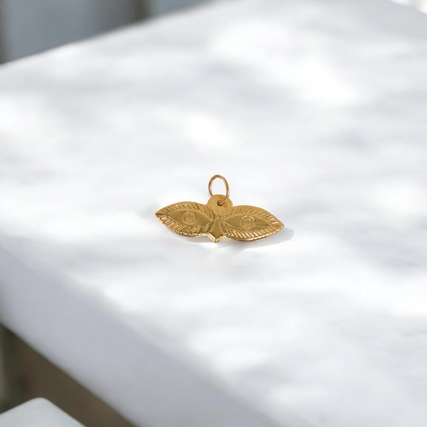 10K YG Saint Lucy Eyes Pendant / 0.17gr / 0.7in /