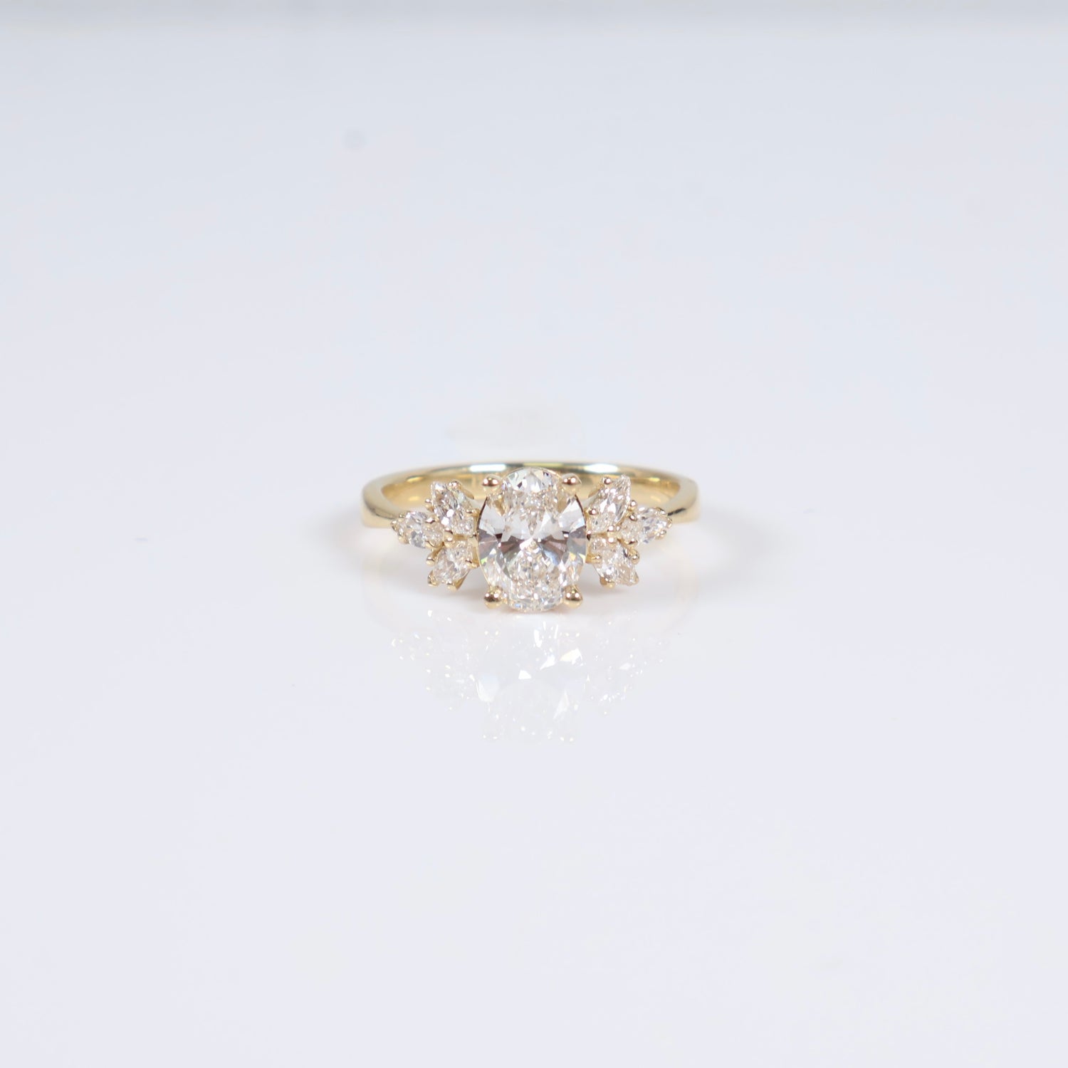 14K YG Lab Diamond Oval Brilliant Engagement Ring / 2.7gr / Sz 6.5 / 1.05Ct Lab Dia / E / VS1