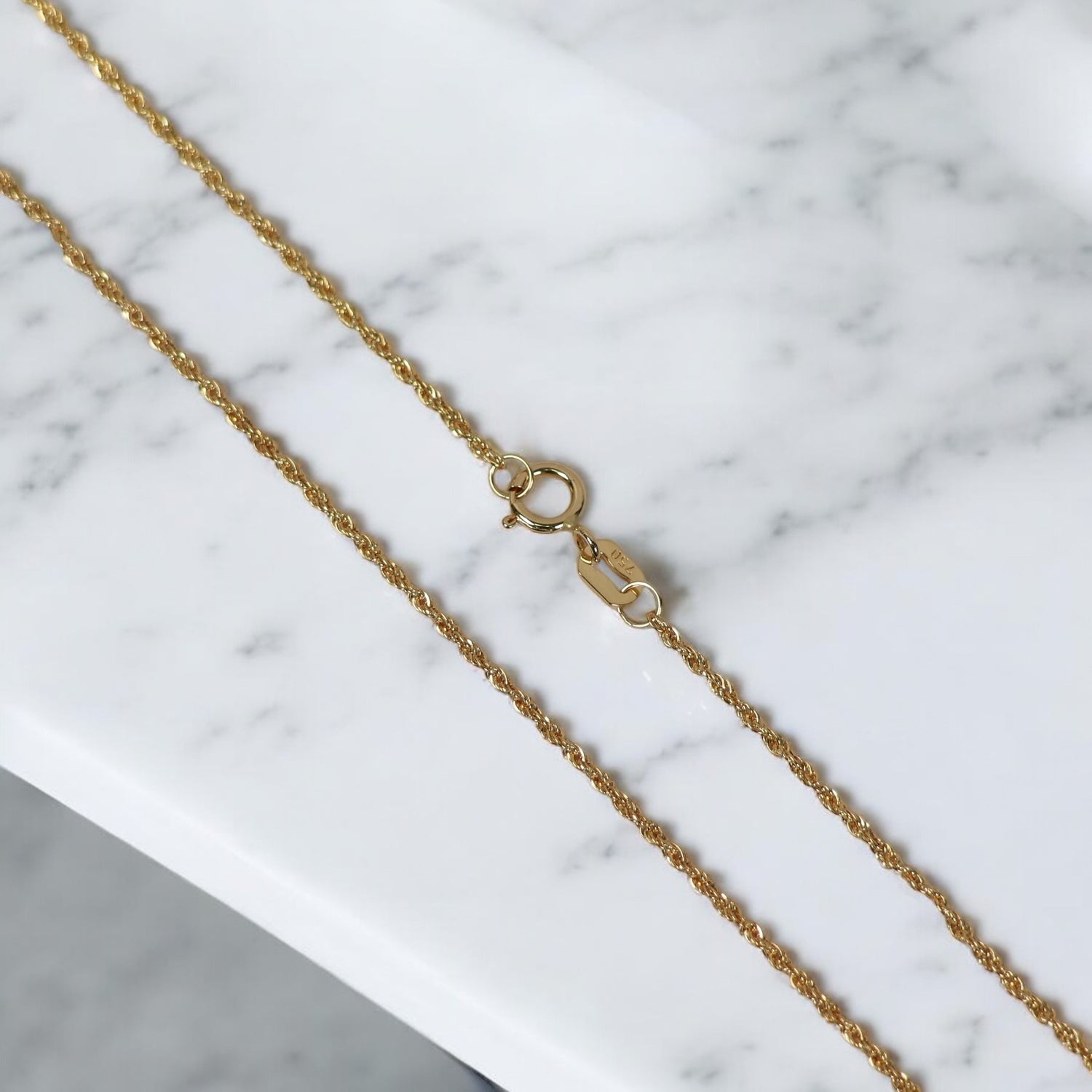 18K YG Letter F With Crown Set Jewelry / 2.4gr / 1.2mm / 24in / White Zircons