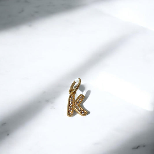 18K Yellow Gold Letter K Italics Pendant With Zircons / 0.62gr / 0.6in