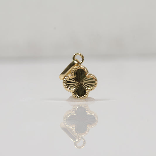 18K YG Clover Pendant / 0.77gr / 0.5in /