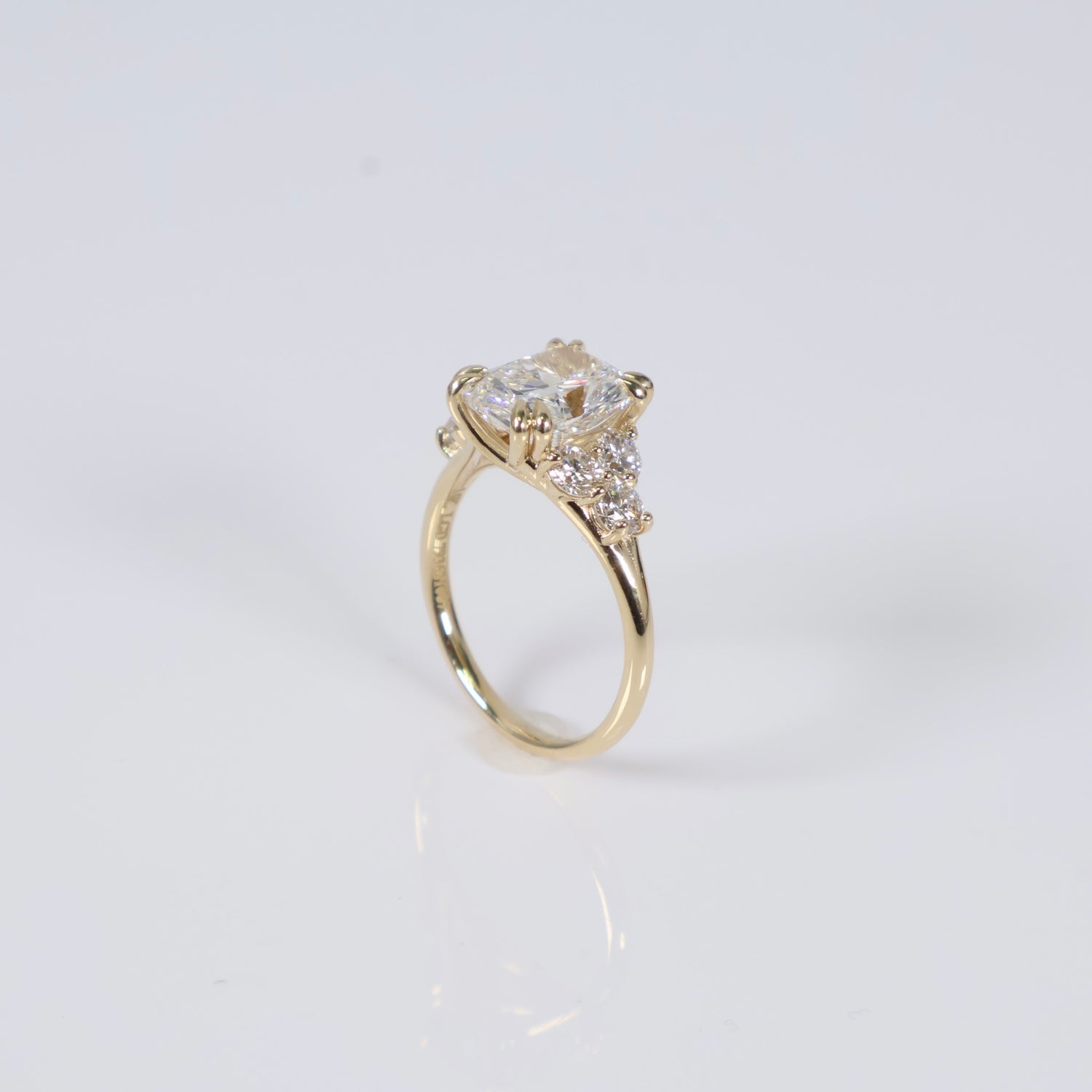 14K YG Lab Diamond Cushion Brilliant Engagement Ring / 4.27gr / Sz 6.5 / 3.09Ct Lab Dia / E / VS1