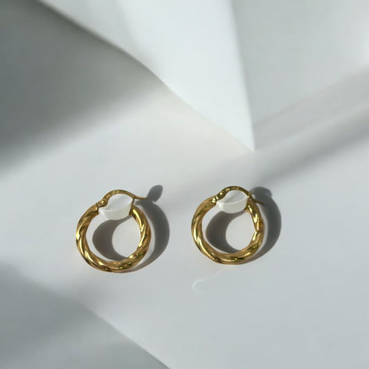 18K Yellow Gold Fashion Hoop Earrings / 1.59gr