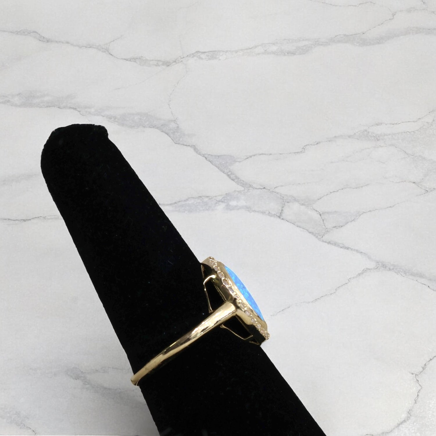 14K Yellow Gold Bluestone Ring With Zirconia / 3.1gr / Size 8