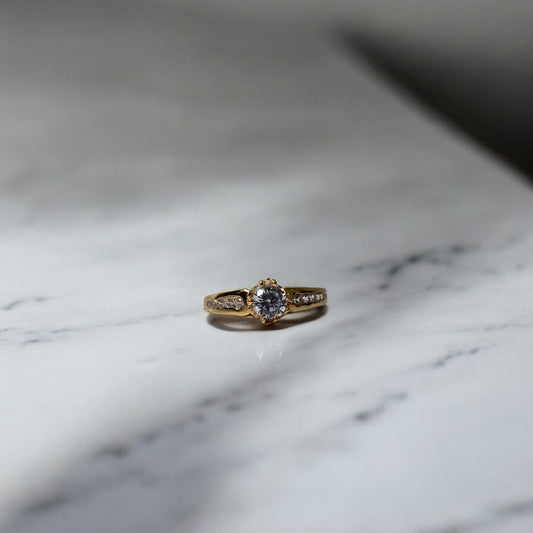 18K Yellow Gold Luxury Ring With Zircons / 2.5gr / Size 5.5
