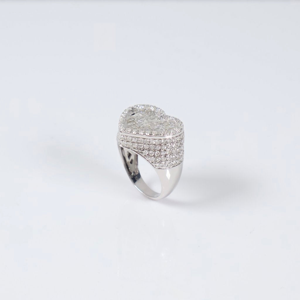 10K WG Diamond Heart With Baguette Ring / 7.2gr / Sz 7 / 3Ct / VS2-SI / G-H