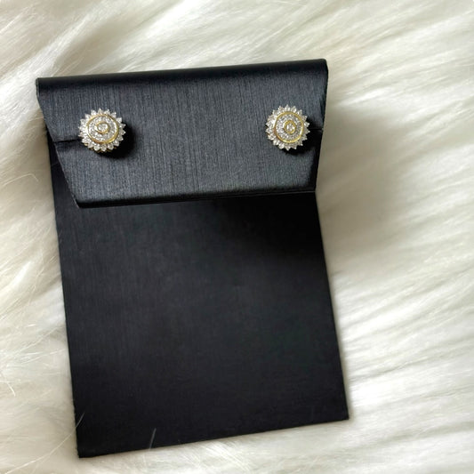 10K Yellow Gold Diamond Flower Stud Earrings 0.16Ct Dia / 1gr