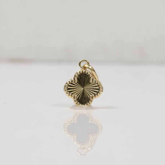 18K YG Clover Pendant / 1.1gr / 0.6in /