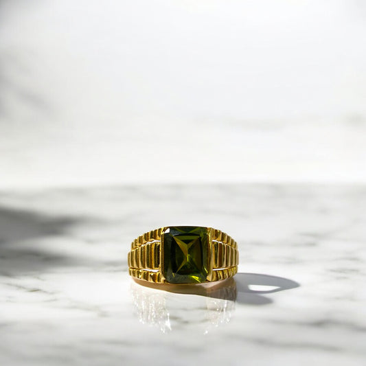 14K Yellow Gold Fashion Ring With Green Zircon / 6.2gr / Size 12.5
