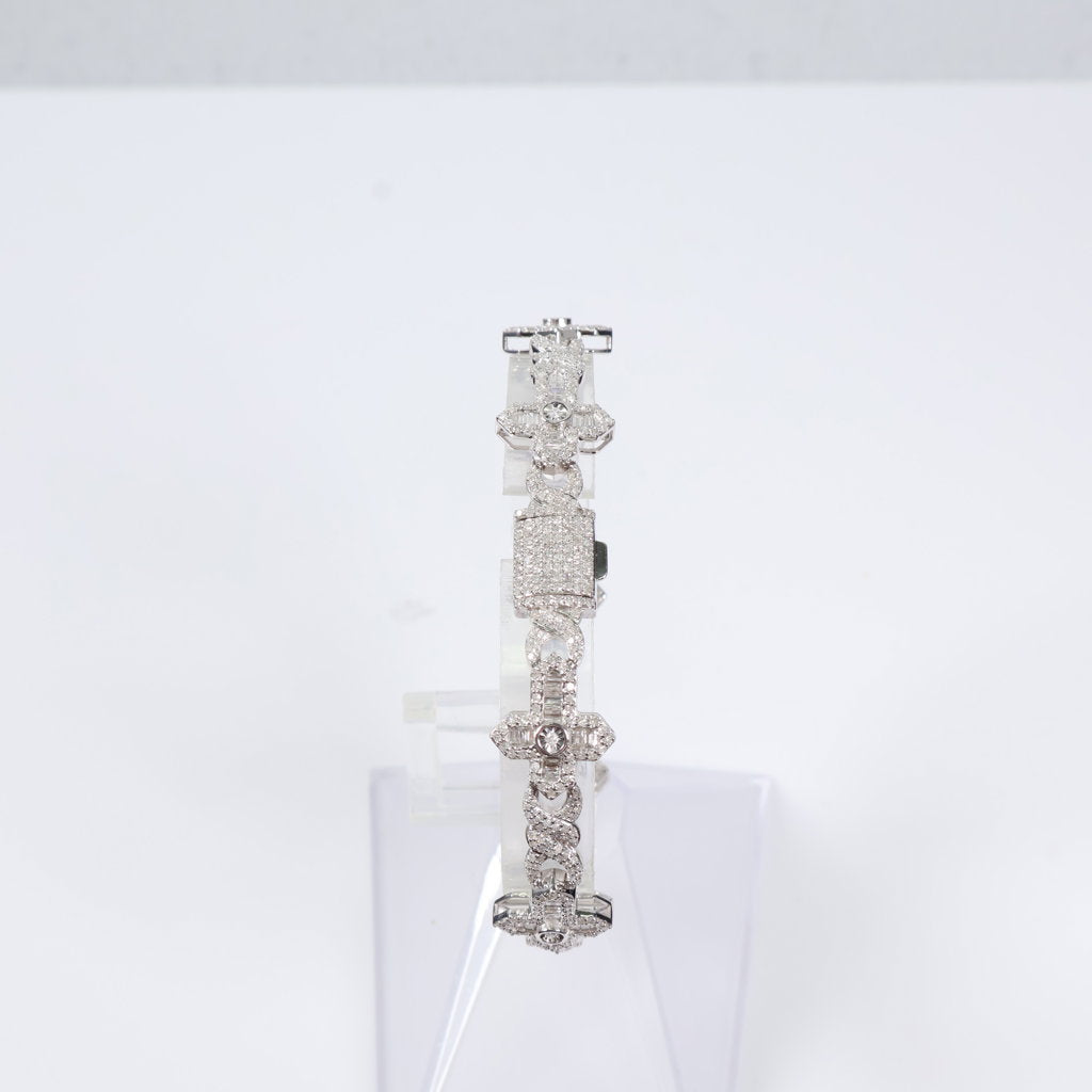 10K WG Diamond Cross-Infinite Bracelet / 16.7gr / 6.4mm / 8in / 4.35Ct / VS2-SI / G-H