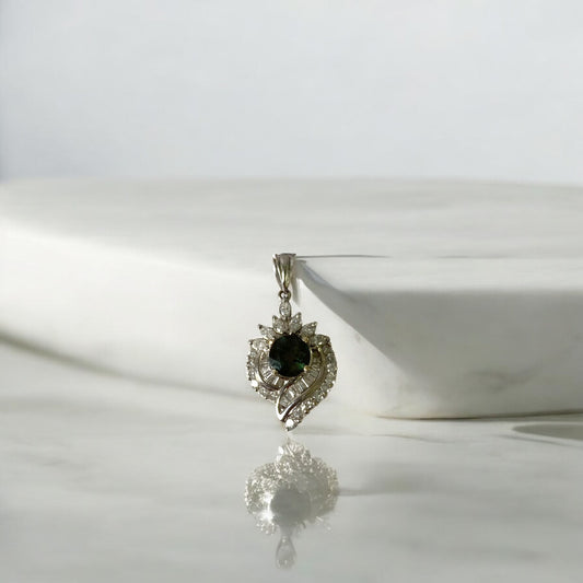 18K White Gold Diamond Heart Pendant Ct Dia / Sapphire / 3.5gr