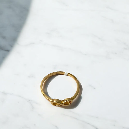18K Yellow Gold Infinity Ring / 1.4gr / Size 6