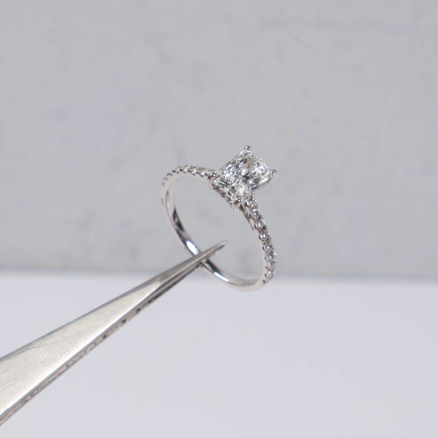 14K WG Lab Diamond Radiant Brilliant With Certificate Engagement Ring / 2gr / Sz 6.5 / 1.34 CTTW Lab VS / E-F