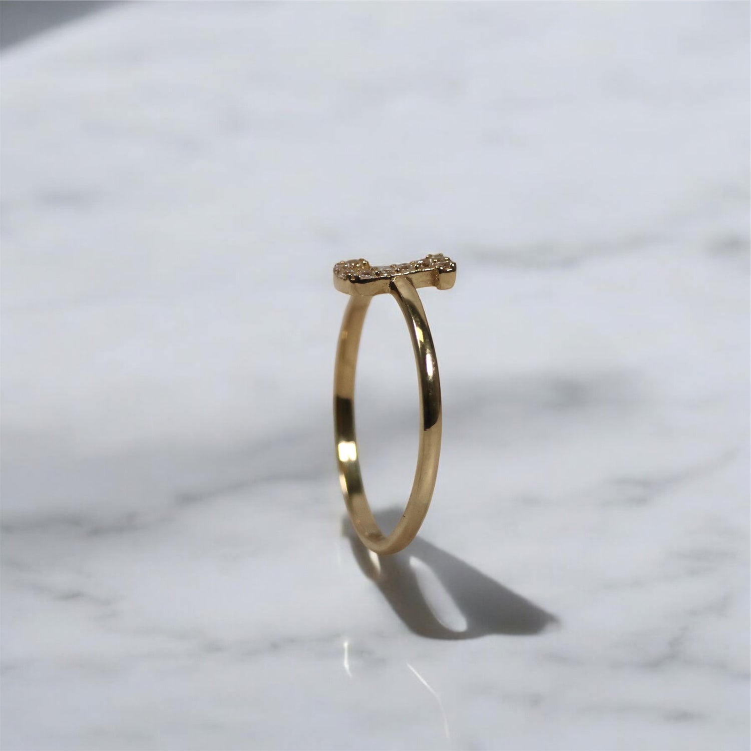 14K YG Letter J Ring / 1.25gr / Sz 7.5