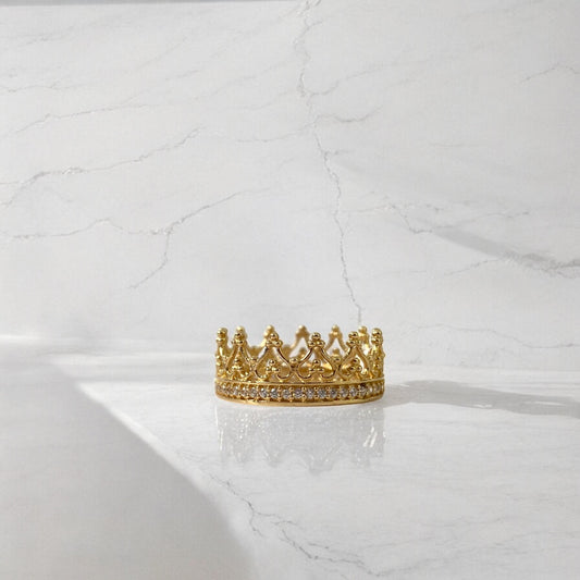 18K Yellow Gold Crown Of Hearts Ring With Zircons / 2.38gr / Size 5.5