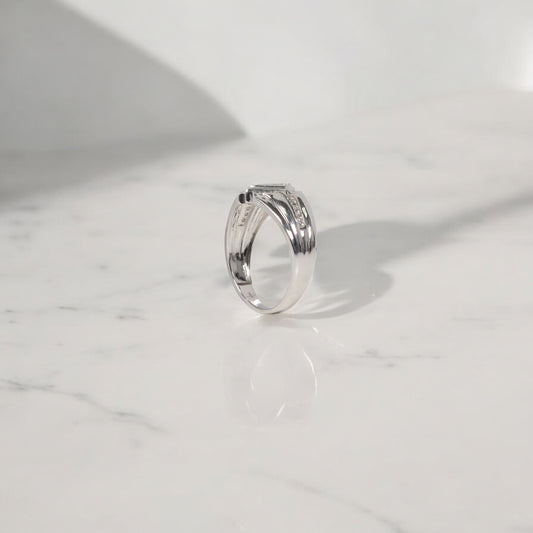 14K WG Diamond Luxury Luck Rings / 4.36gr / Sz 10 / Wt Dia