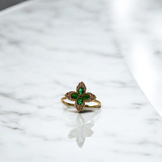 18K Yellow Gold Flower  Ring With Zircons / 2.1gr / Size 7.5