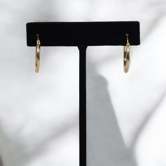 10K YG Luxury Hoop Earrings / 1.29gr / 0.6in /