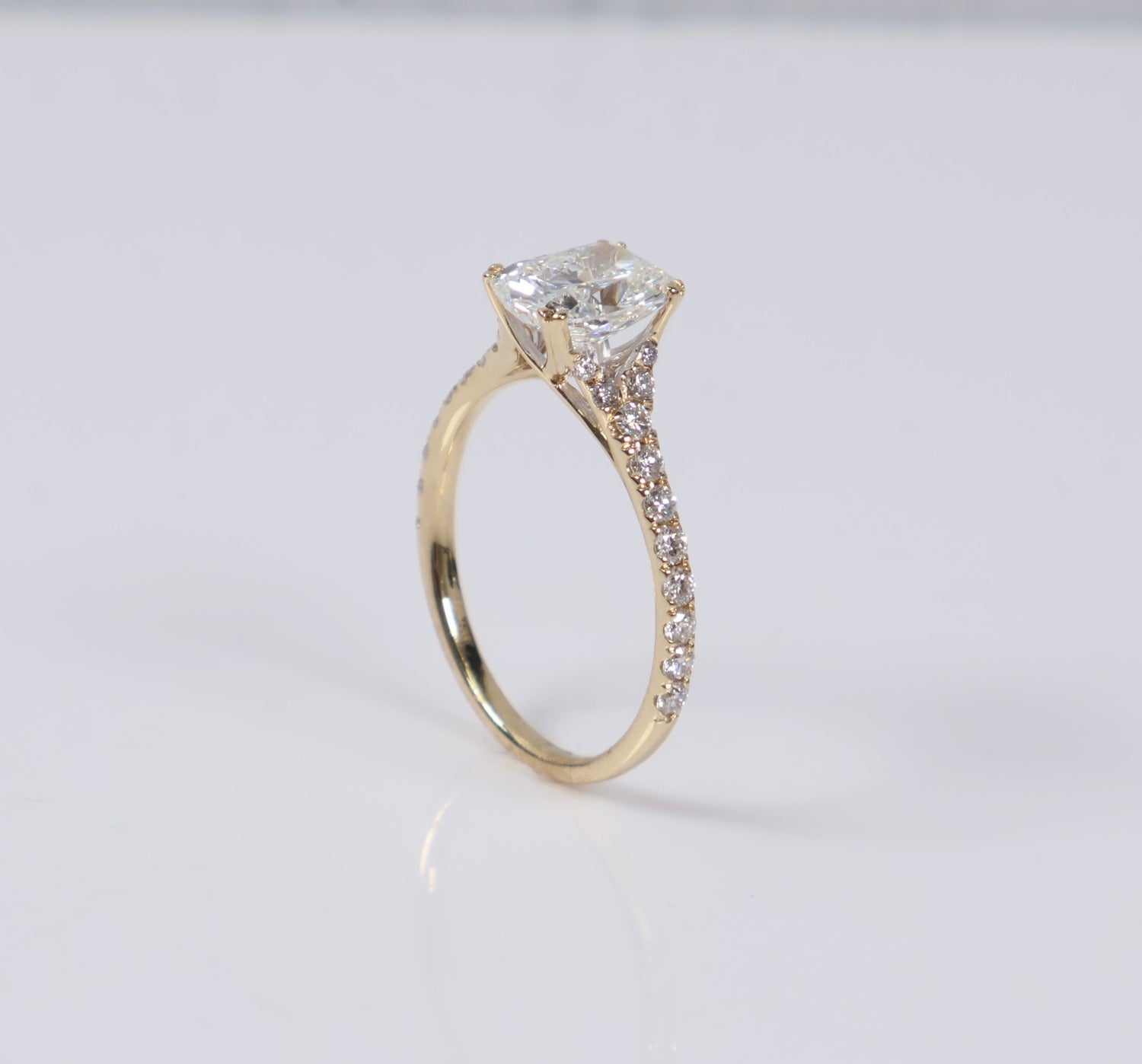 14K YG Lab Diamond Cushion Brilliant With Certificate Engagement Ring / 1.93gr / Sz 7 / 1.90 CTTW Lab VS / E-F