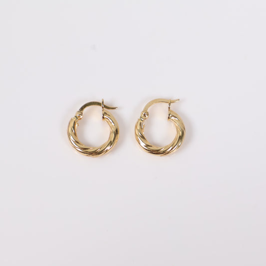 18K Yellow Gold Mary Braided Hoop Earrings 1.25gr / 0.55in