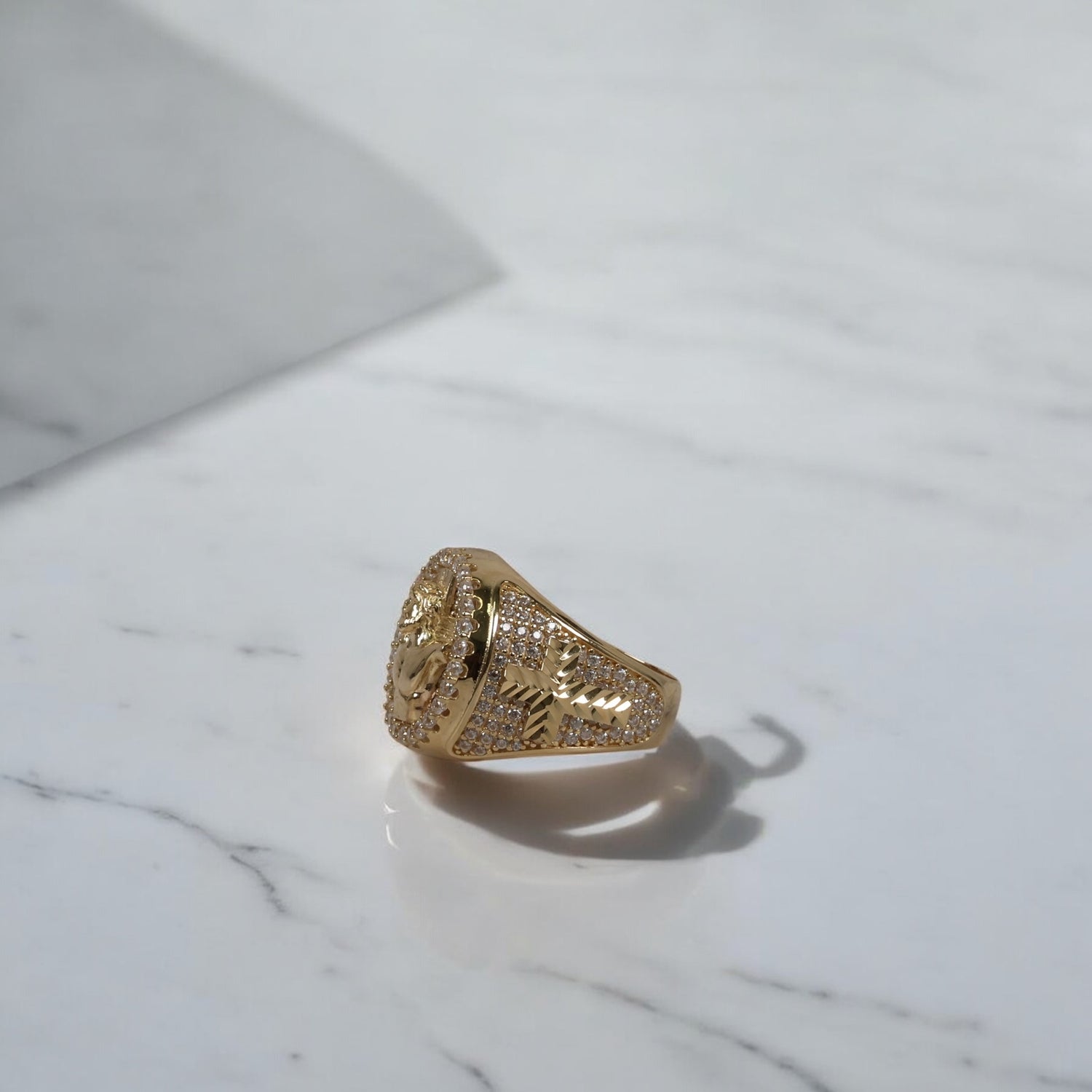 14K YG Crusifix Rings / 9.41gr / Sz 9.5 / White Zircons