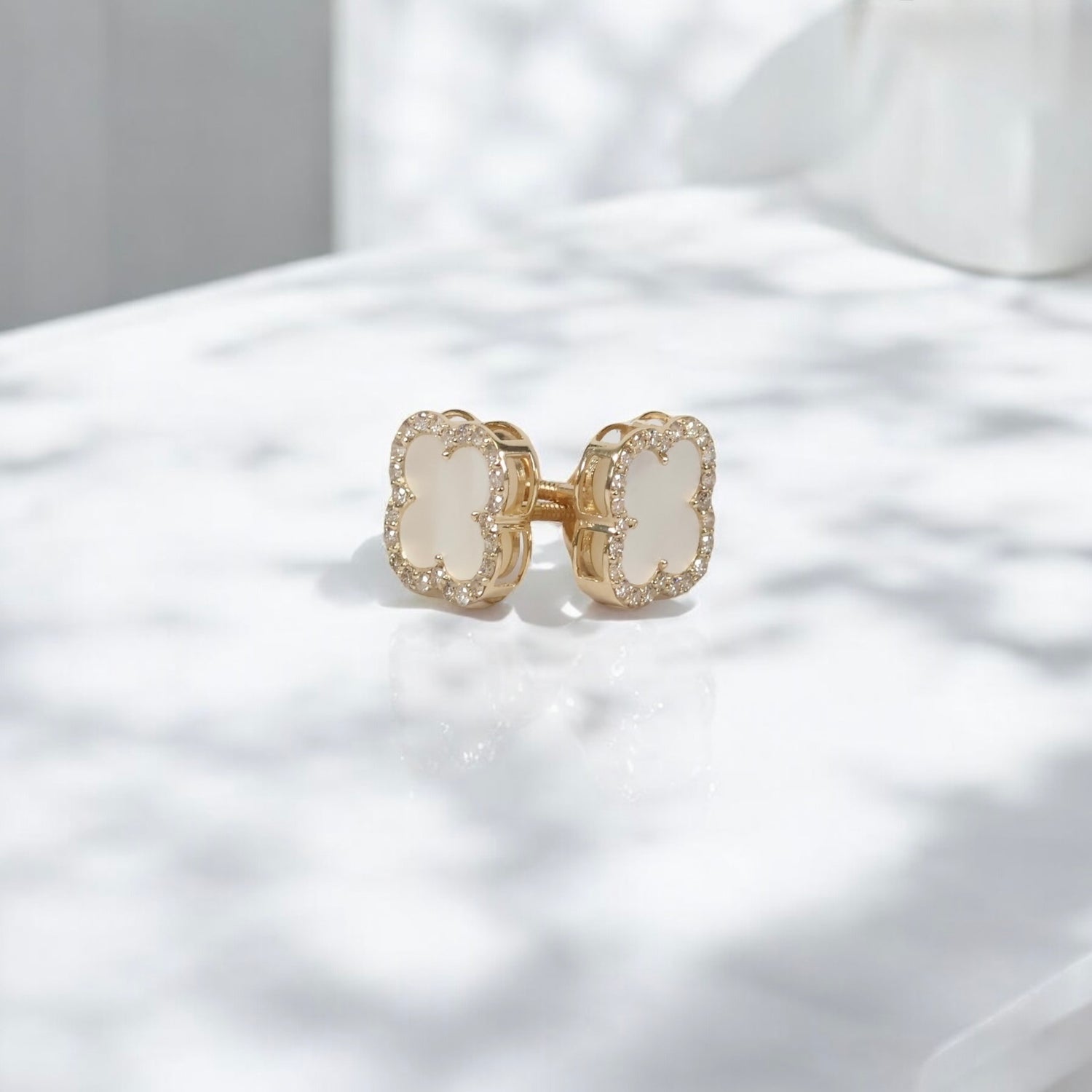 14K YG White Clover Stud Earrings / 1.73gr / 10mm / 0.47Ct Dia