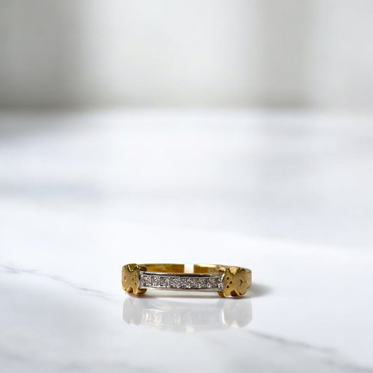 18K Yellow Gold Bear Ts Ring With Zircons / 2.4gr / Size 7.5