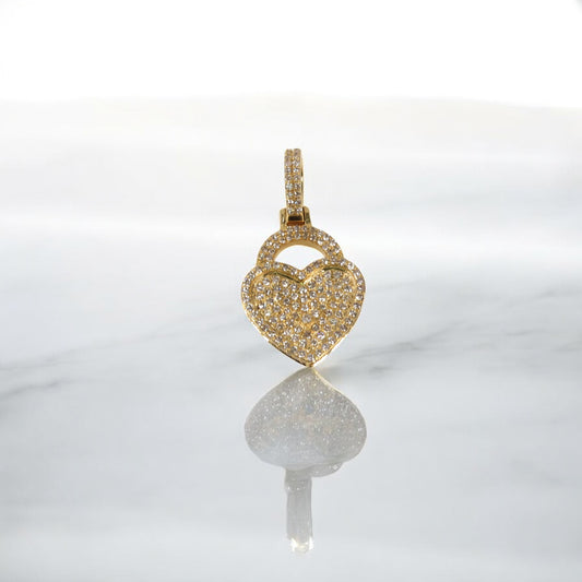 10K YG Diamond Heart Pendant / 2.2gr / 0.8in / 0.4Wt Dia