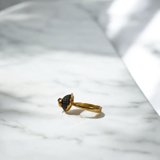 18K Yellow Gold Bear Ring With Green/Black Zircons / 4.7gr / Size 7