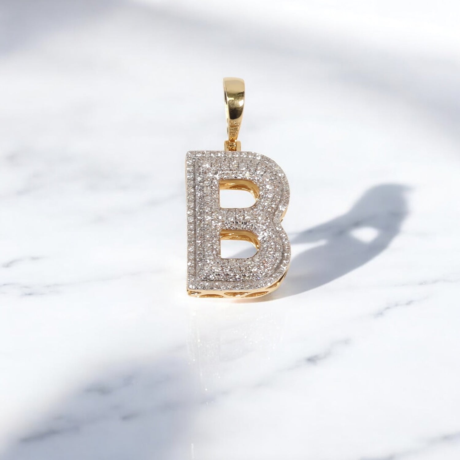 10K YG Diamond Letter B Pendant / 2.7gr / 1.1in / 0.52Wt Dia