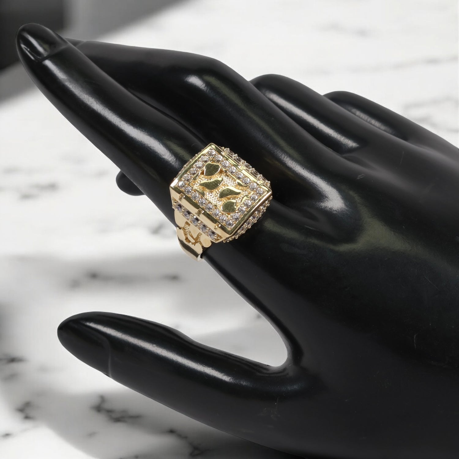 10K YG Nugget Rings / 4.28gr / Sz 10 / White Zircons