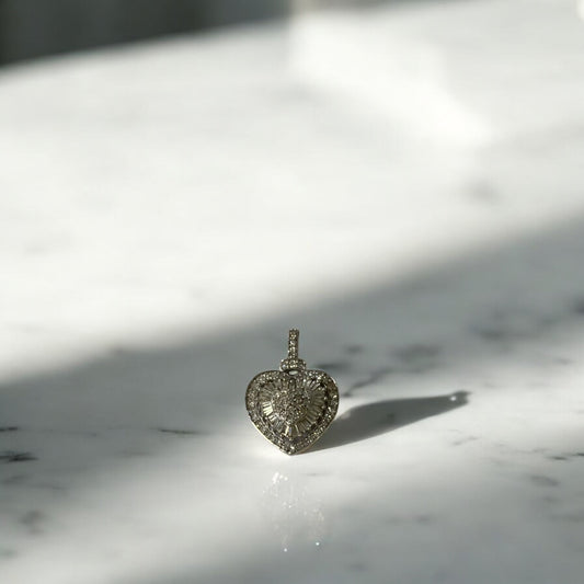 14K White Gold Diamond Heart Pendant Ct Dia / 1.6gr