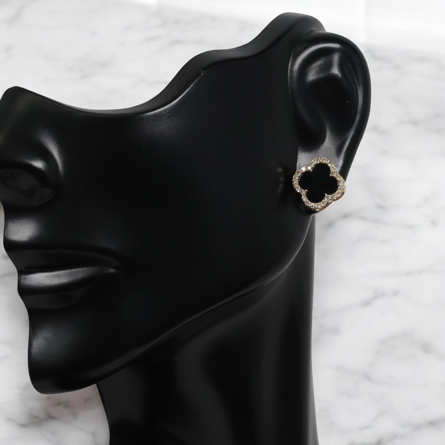 14K YG Black Clover Stud Earrings / 1.8gr / 10mm / 0.47Ct Dia