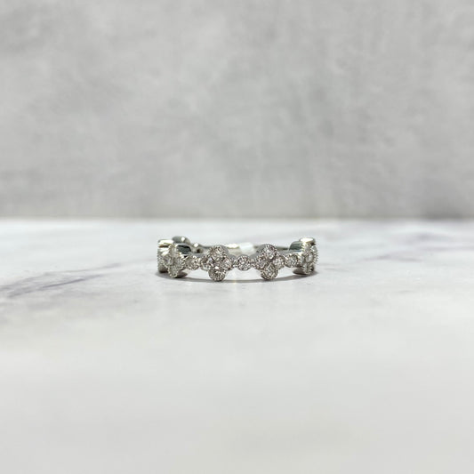 14K White Gold Diamond Clovers Ring 0.76Ct Dia / 2.75gr / Size 7