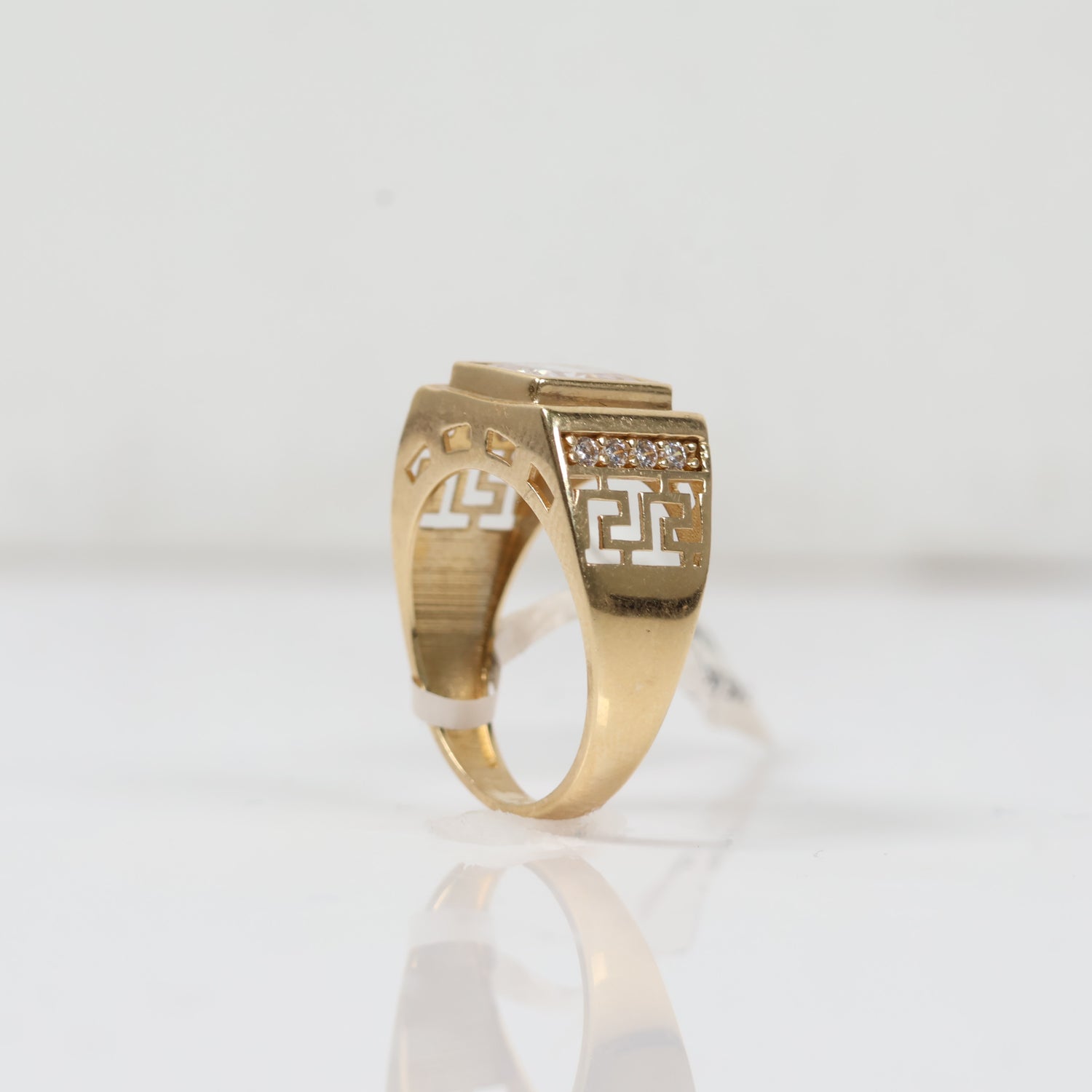 14K Yellow Gold Luxury Ring With Zircons / 3.3gr / Size 5