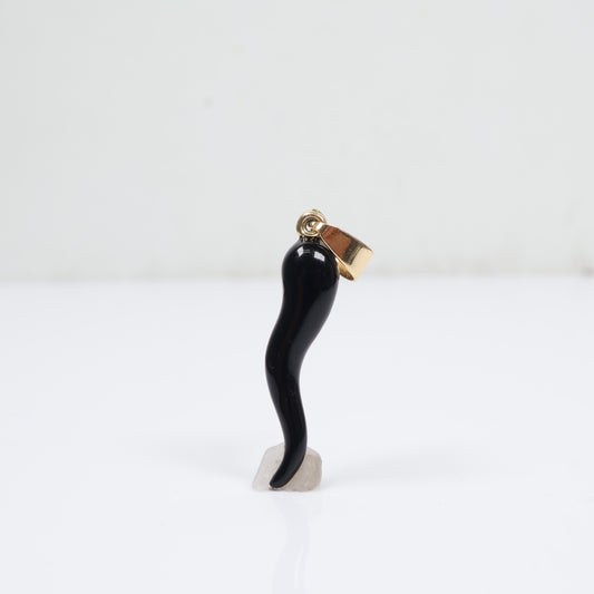 14K YG Black Italian Horn Pendant / 1.24gr / 1.1in /