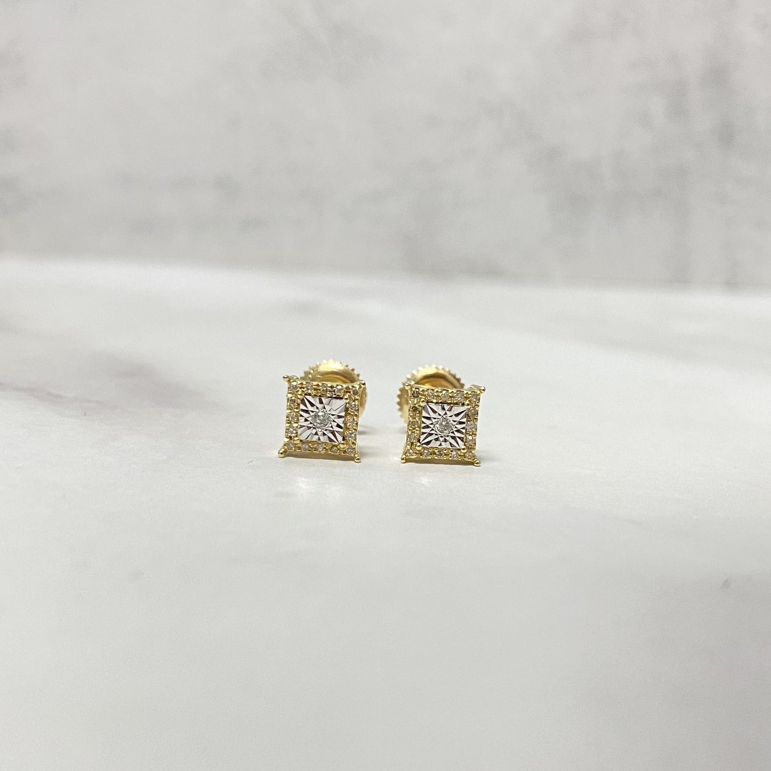 10K Yellow Gold Diamond Square Luxury Stud Earrings 0.08Ct Dia / 1.47gr / 6mm