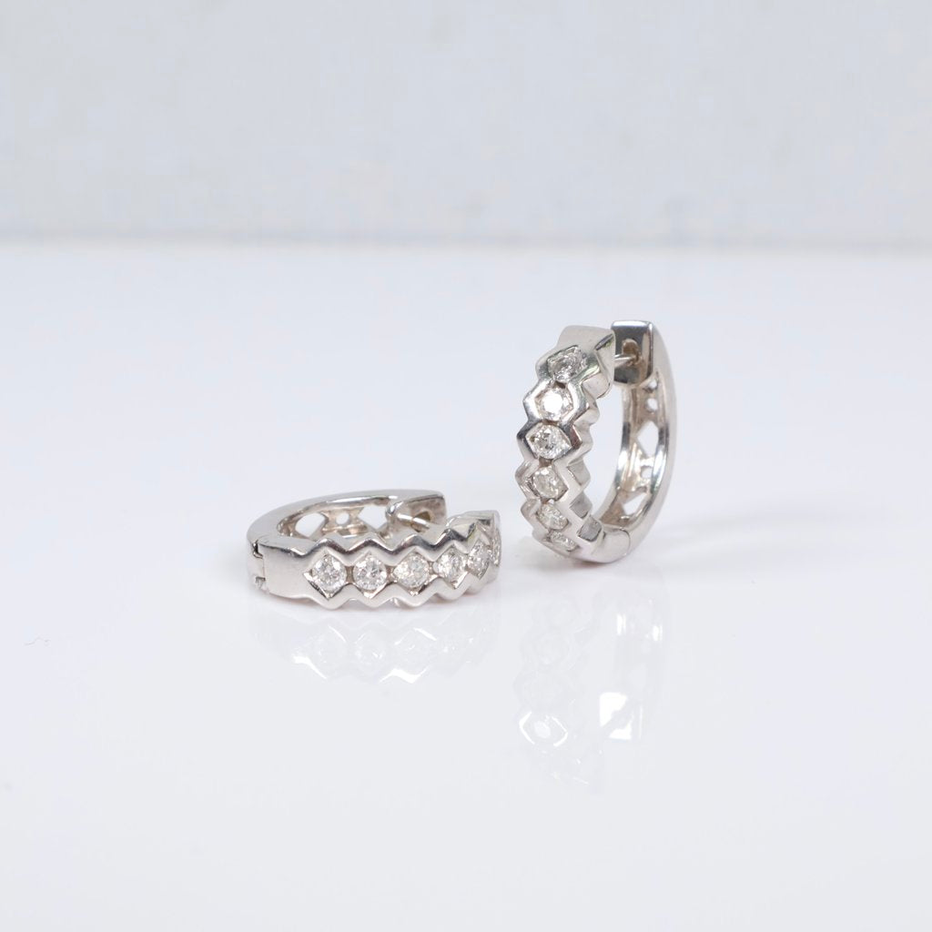 14K WG Diamond Luxury Hoop Earrings / 6.3gr / 0.5in / 0.50Ct Dia