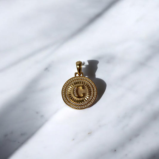 18K Yellow Gold Letter Medal C Pendant With Zircons / 4.5gr / 1.3in
