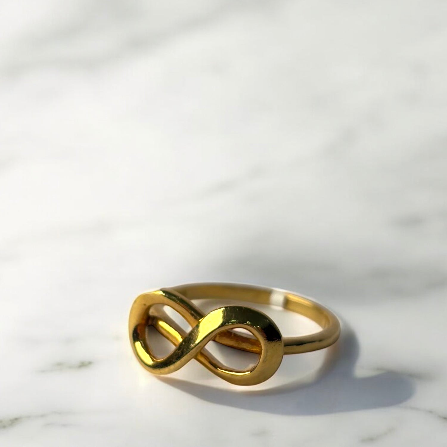 10K Yellow Gold Infinity Ring  / 2.4gr / Size 7