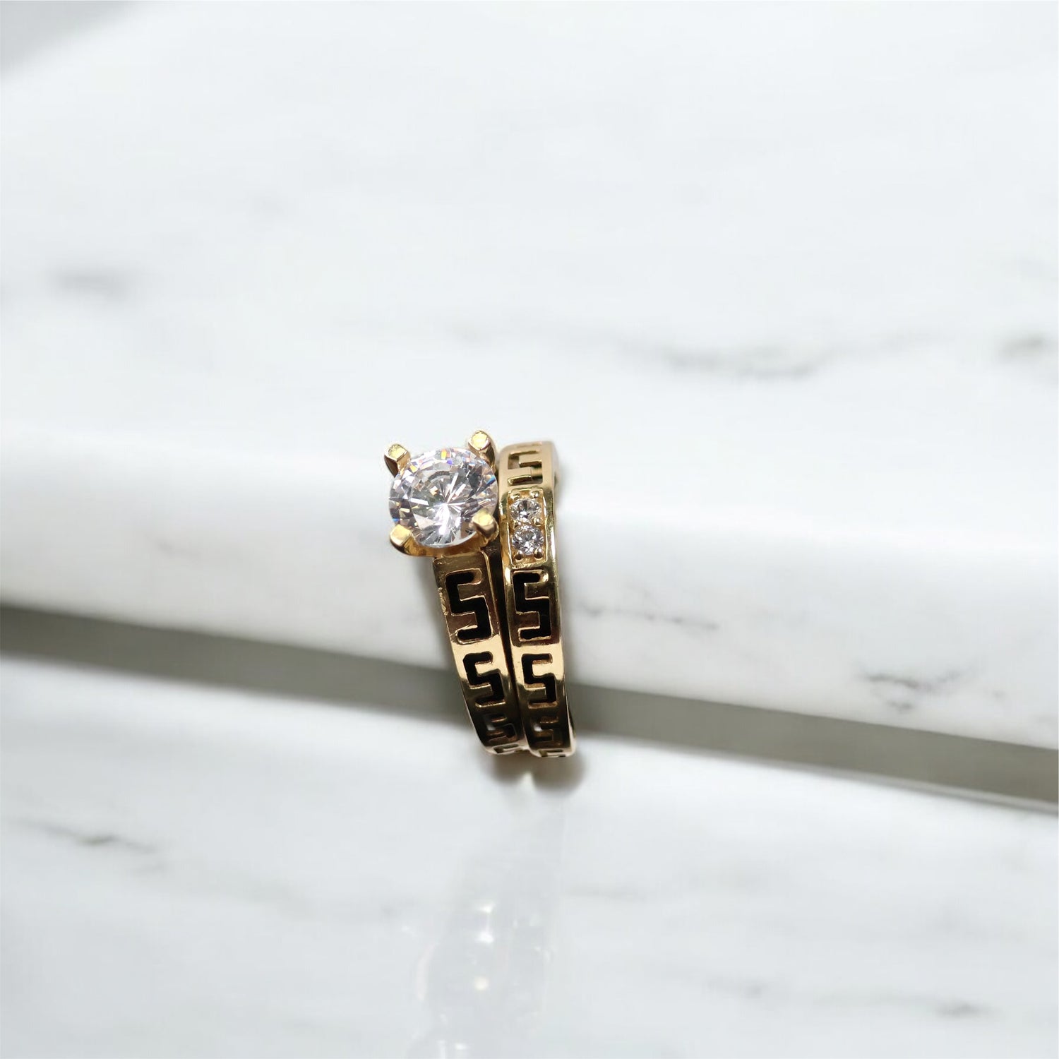 14K YG Round Set Engagement Ring / 4Gr / Sz 7 1/2