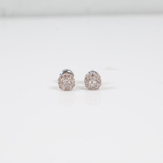 10K White Gold Diamond Flower Stud Earrings Ct Dia / 1.5gr