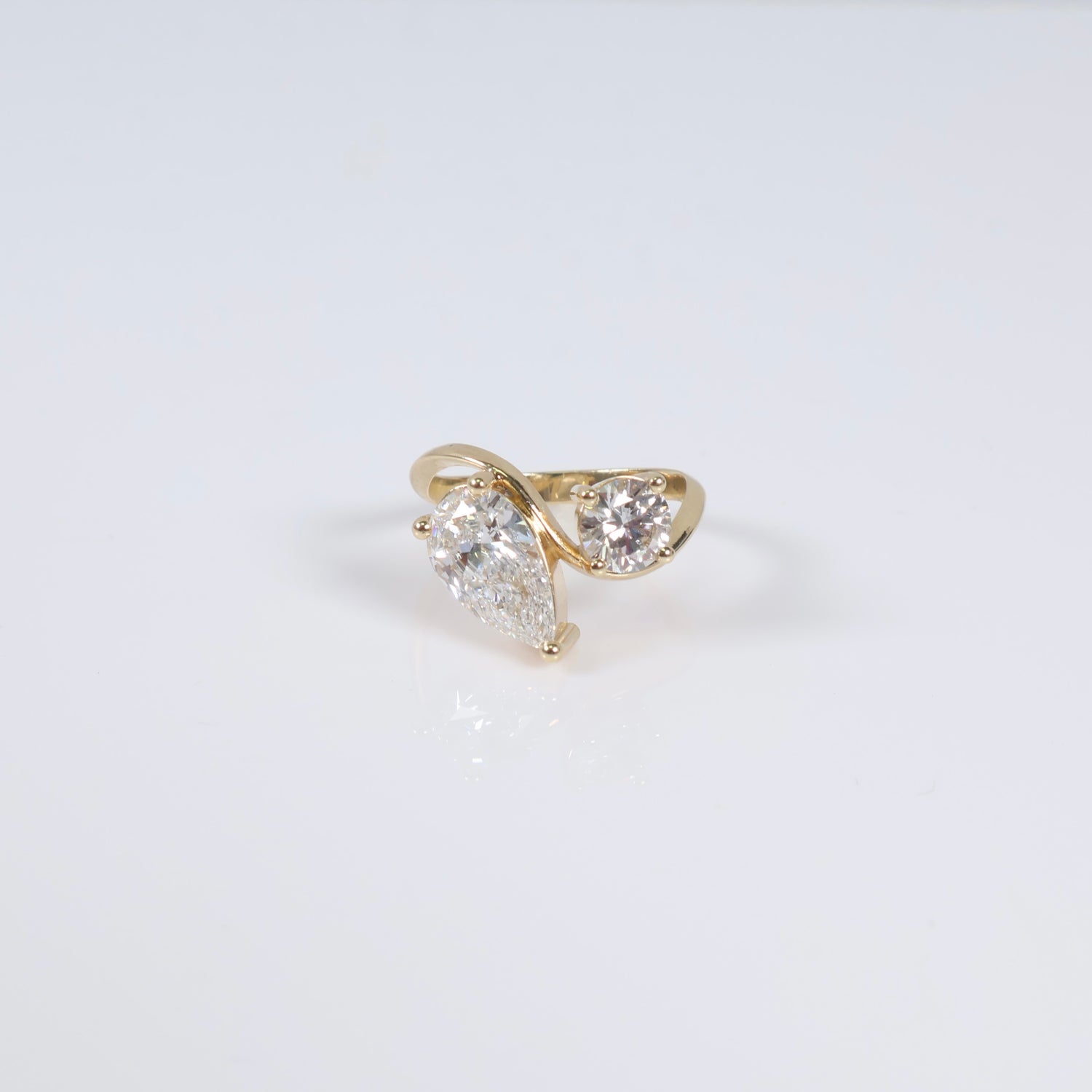14K YG Lab Diamond Pear-Round Brilliant With Certificate Engagement Ring / 3.6gr / Sz 7 / 2.02Ct Lab Dia / E / VS1