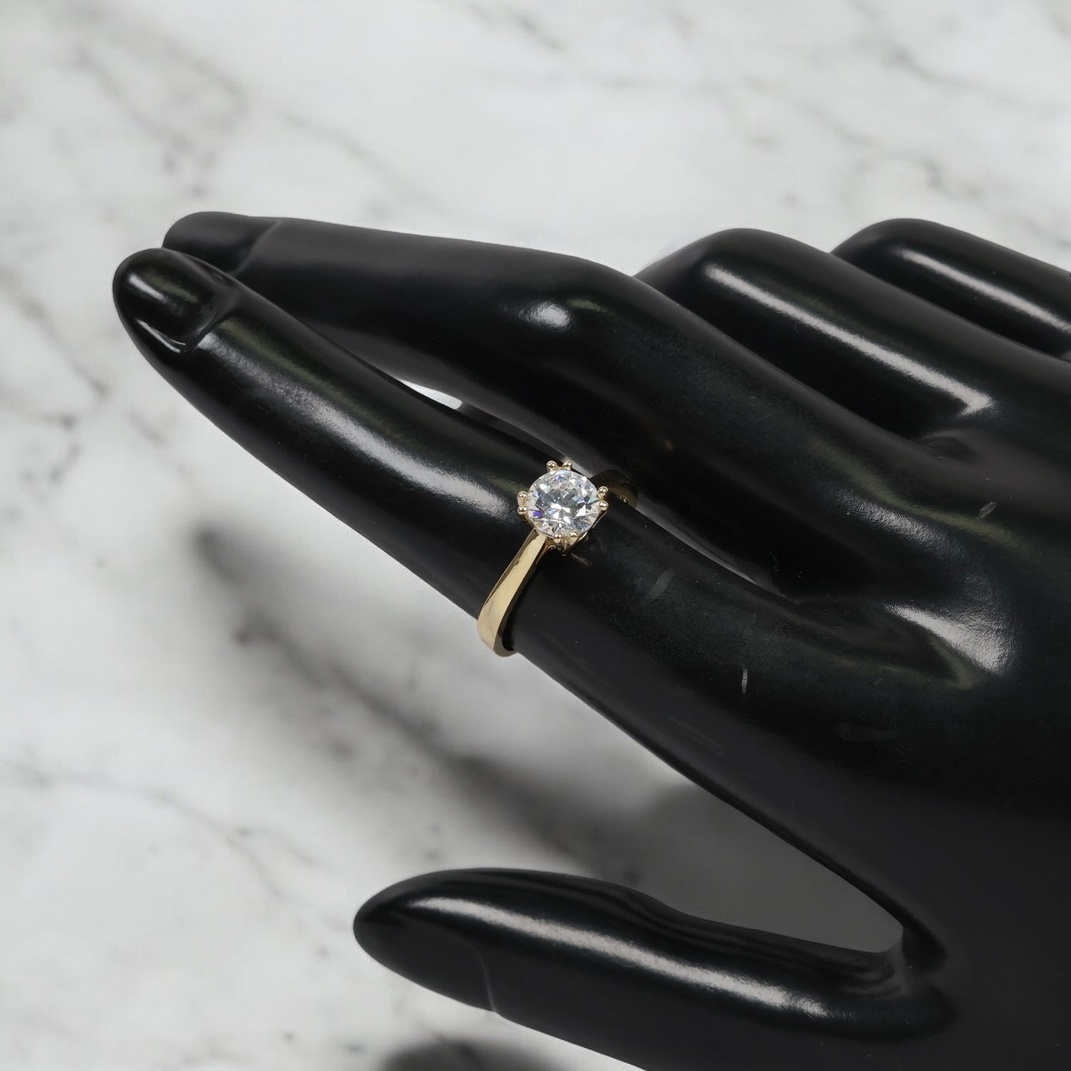 10K YG Luxury Round Solitaire Rings / 2.2gr / Sz 7 / White Zircons