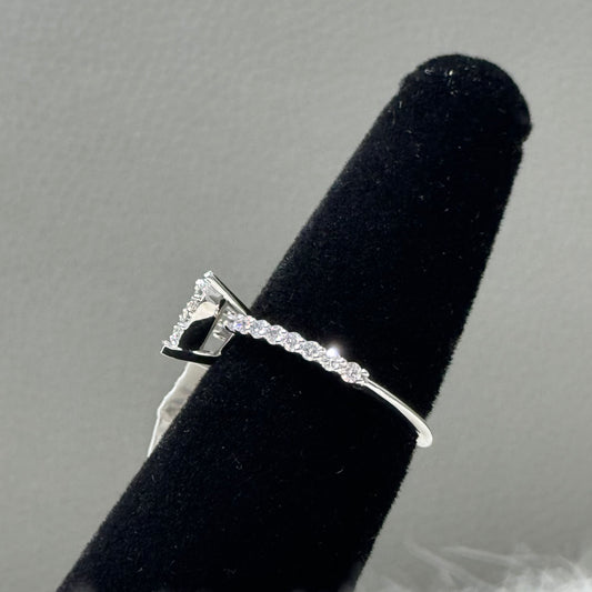 14K White Gold Diamond Heart Engagement Ring 0.63Ct Dia / 2.3gr / Size 7