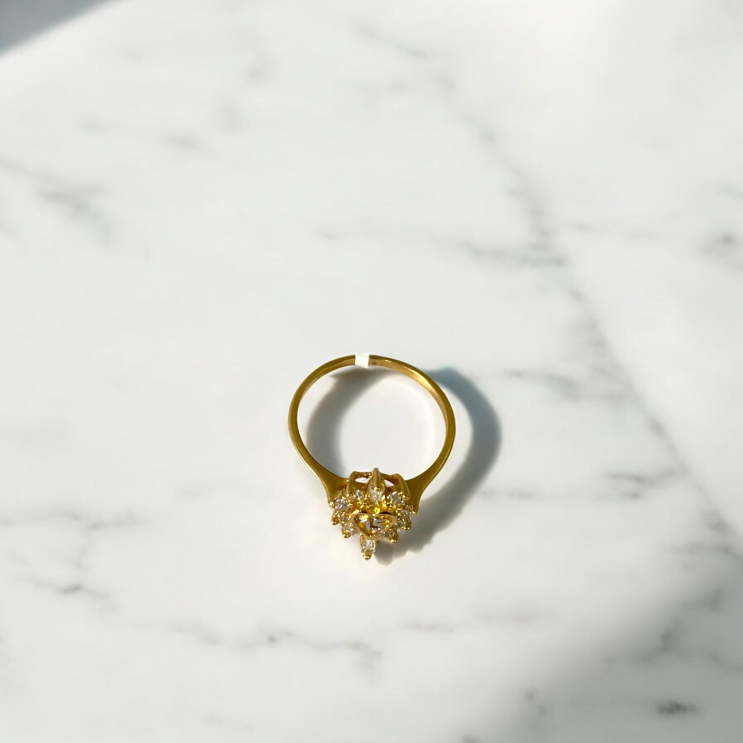 18K Yellow - White Gold Petal Flower 15S Ring With Zircons / 2.1gr / Size 6.5