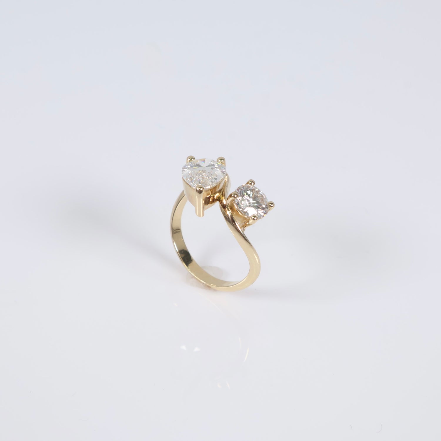 14K YG Lab Diamond Pear-Round Brilliant With Certificate Engagement Ring / 3.6gr / Sz 7 / 2.02Ct Lab Dia / E / VS1