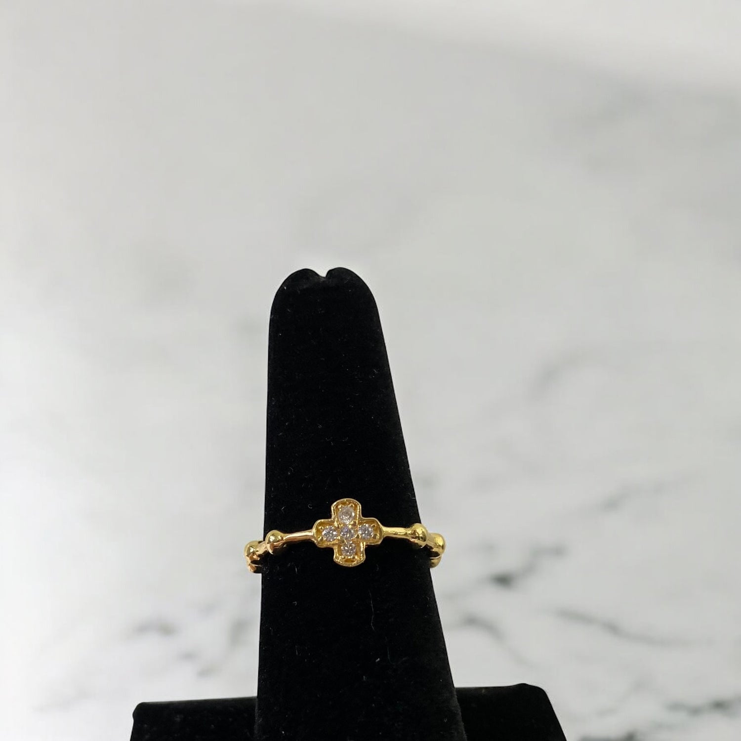 18K Yellow Gold Cross Stitches Ring With Zircons / 2.4gr / Size 6.5