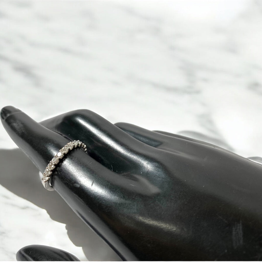14K White Gold Luxury Engagement Ring With Zircons / 2.5gr / Size 7